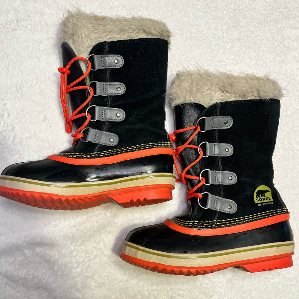 Sorel Joan of Arctic Waterproof Winter Snow Boots Black Orange Youth 4